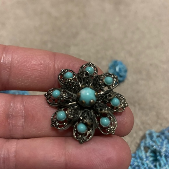 VTG MCM multi-strand seed bead necklace, brooch and one clip earring - Picture 6 of 7